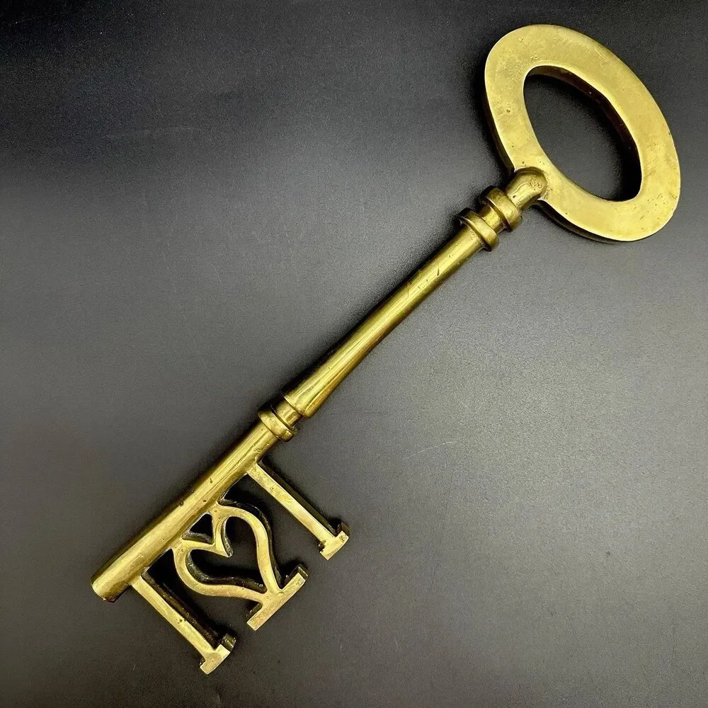 Vintage 14” Heavy Cast Brass Large Skeleton Heart Key Wall Hanging Decor